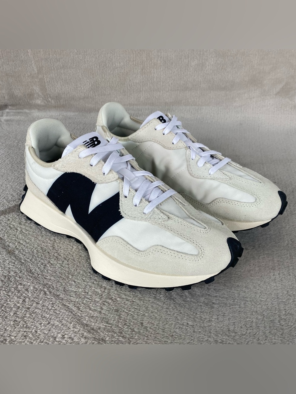 New Balance 327 WS327FE Womens Size 9.5 Sea Salt White Black Running Shoes NEW